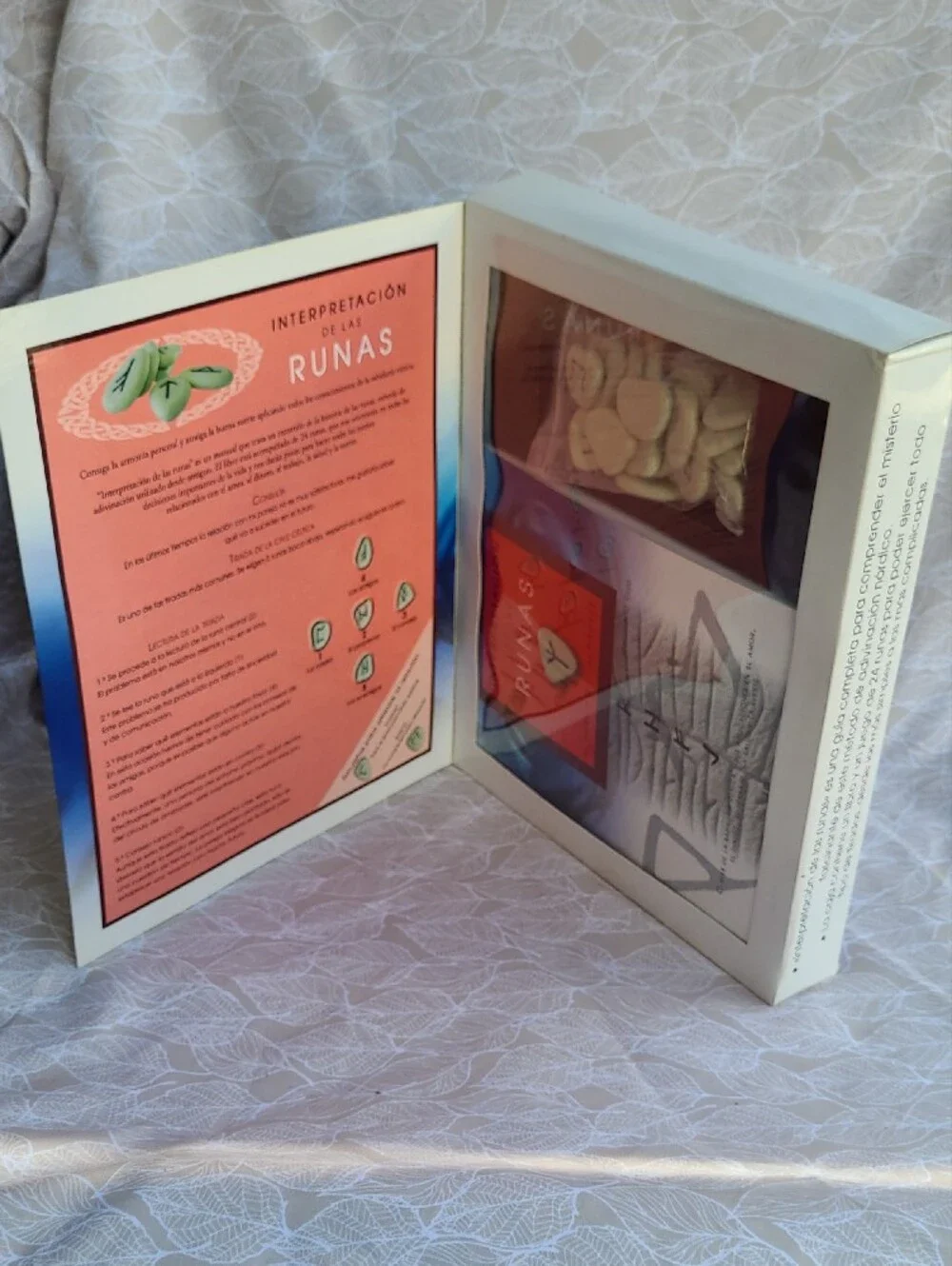 Rune Divination Set Interpretación de las Runas Stones & Book (Spanish Book)